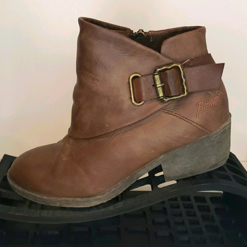 Euc size 13 blowfish brown boots